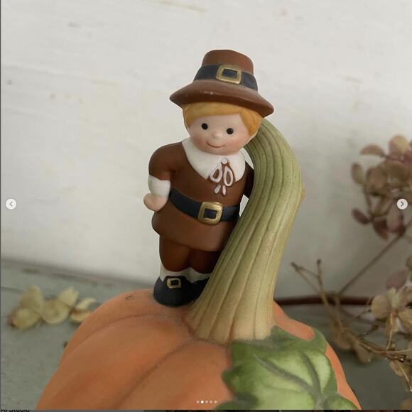 Vintage Avon Pumpkin Gourd Thanksgiving Bell Pilgrim Boy Bisque Ceramic Clacker - Picture 2 of 5